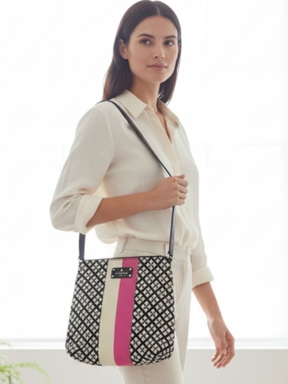 Kate Spade Victoria crossbody black-and-white geometric print purse